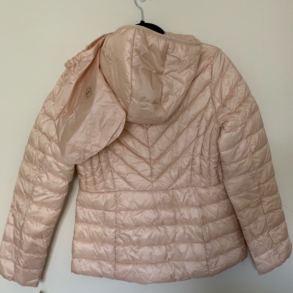 MICHAEL KORS zip front packable down jacket - Picture 5 of 5